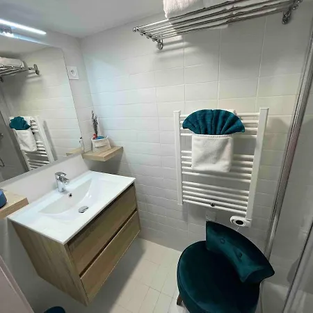 Charming Spacious Duplex Vieux Nice, 6 People *