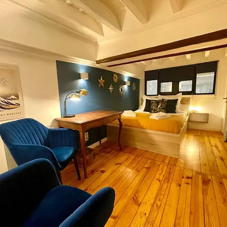 Charming Spacious Duplex Vieux Nice, 6 People