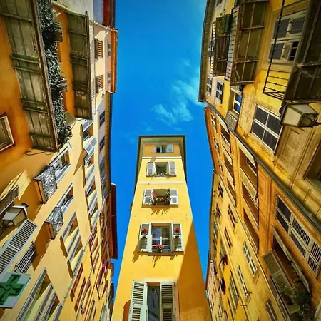 Charming Spacious Duplex Vieux Nice, 6 People *