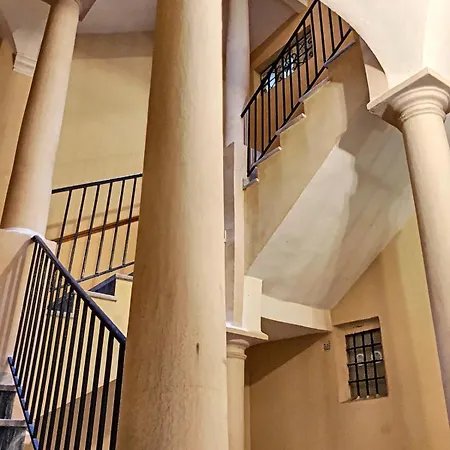 Charming Spacious Duplex Vieux Nice, 6 People Apartmán