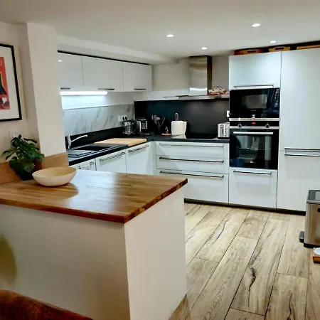 Apartman Charming Spacious Duplex Vieux Nice, 6 People Nizza