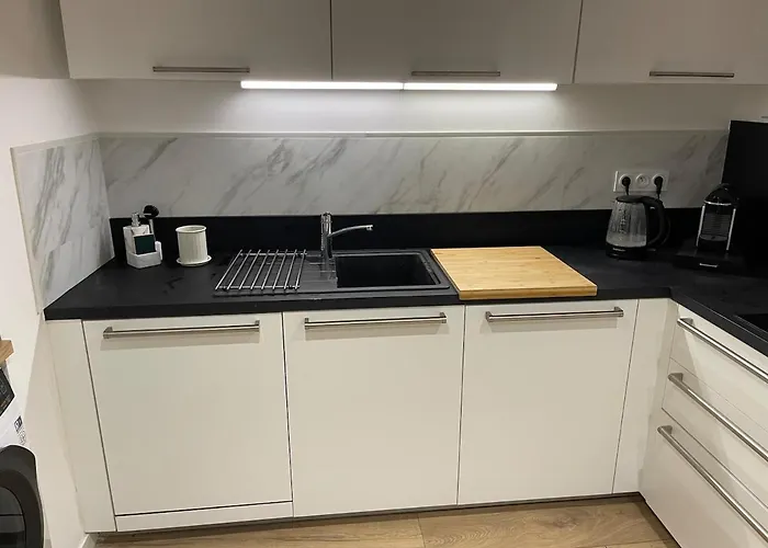 Apartman Charming Spacious Duplex Vieux Nice, 6 People