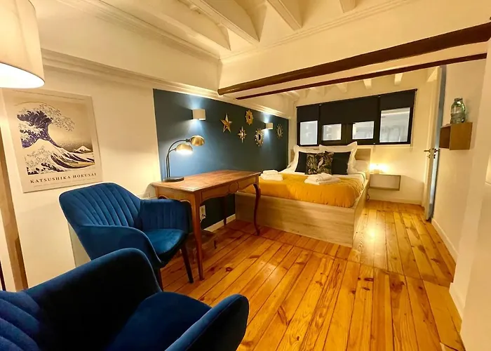 Charming Spacious Duplex Vieux Nice, 6 People