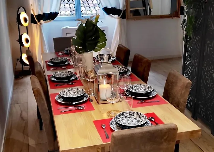 Charming Spacious Duplex Vieux Nice, 6 People Apartman