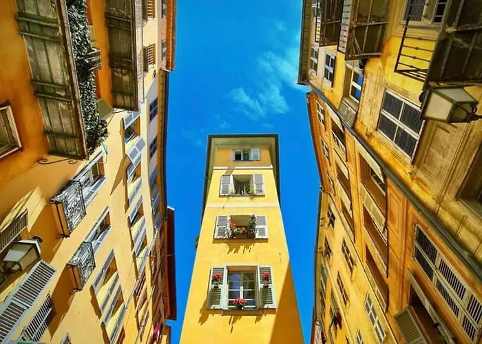 Charming Spacious Duplex Vieux Nice, 6 People *