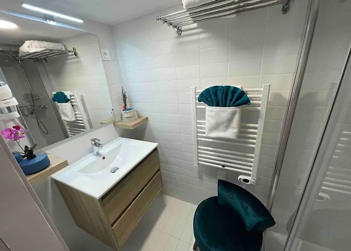 Charming Spacious Duplex Vieux Nice, 6 People *