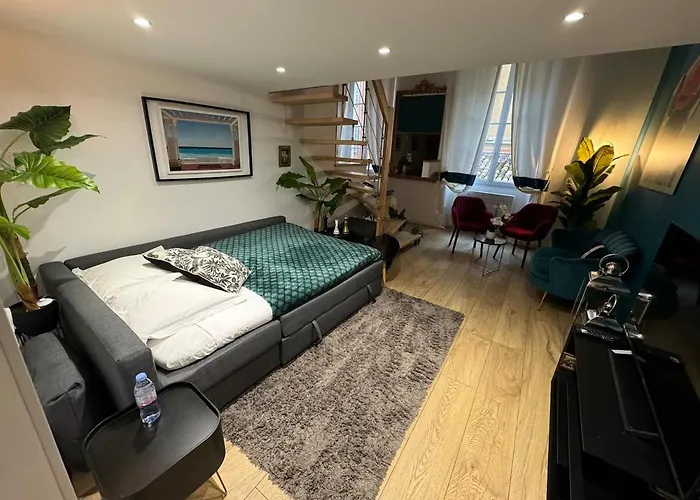 Appartement Charming Spacious Duplex Vieux Nice, 6 People