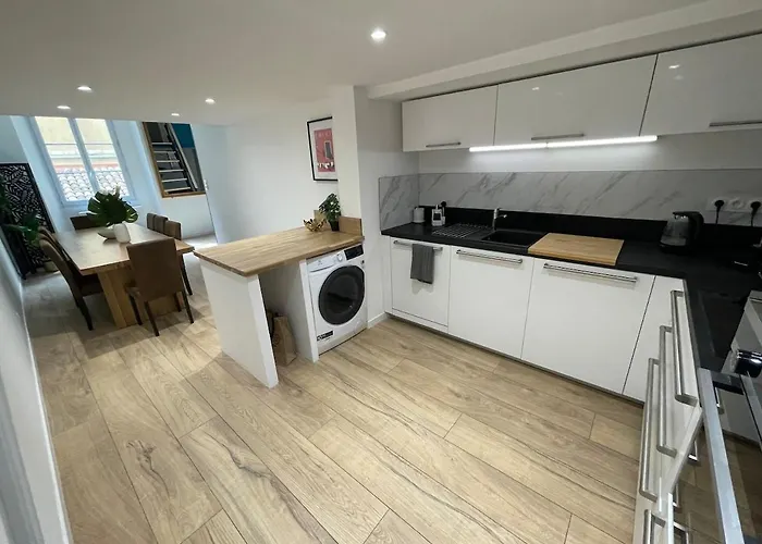Apartament Charming Spacious Duplex Vieux Nice, 6 People Nicea