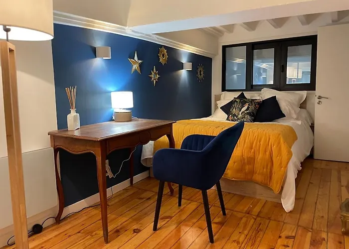 Charming Spacious Duplex Vieux Nice, 6 People Apartament